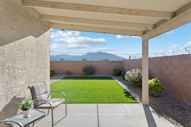 9306 N Agave Gold Road, Tucson, AZ 85742