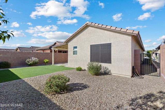 9306 N Agave Gold Road, Tucson, AZ 85742