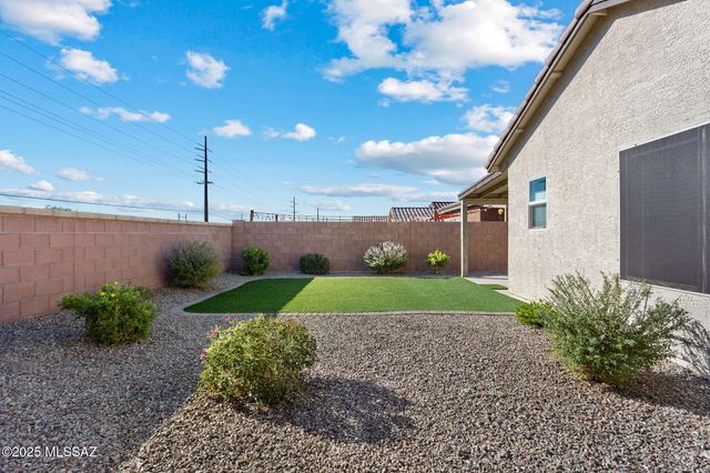 9306 N Agave Gold Road, Tucson, AZ 85742