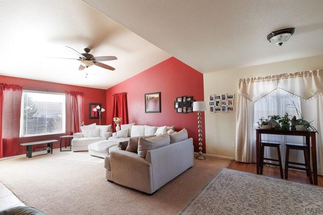 2216 Longhorn Dr, Pueblo, CO 81008