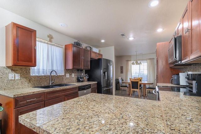 2216 Longhorn Dr, Pueblo, CO 81008