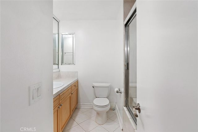 4726 Park Granada 216, Calabasas, CA 91302