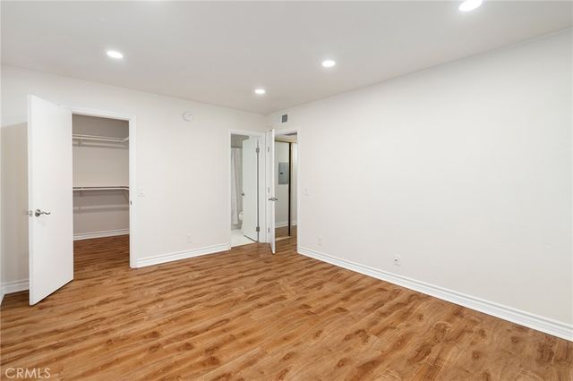 4726 Park Granada 216, Calabasas, CA 91302