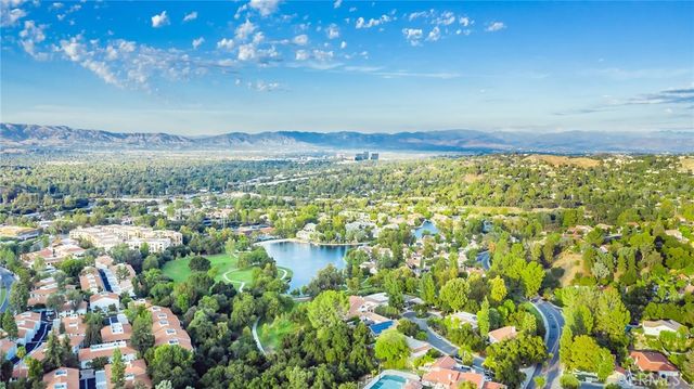 4726 Park Granada 216, Calabasas, CA 91302