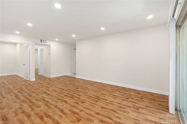 4726 Park Granada 216, Calabasas, CA 91302