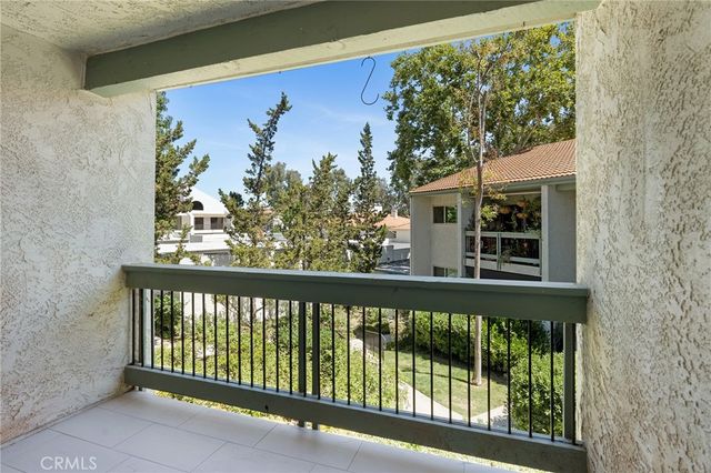 4726 Park Granada 216, Calabasas, CA 91302