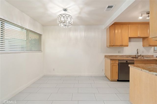 4726 Park Granada 216, Calabasas, CA 91302