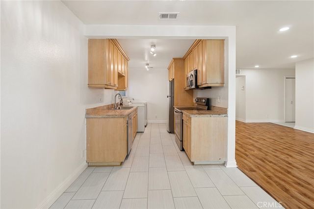 4726 Park Granada 216, Calabasas, CA 91302