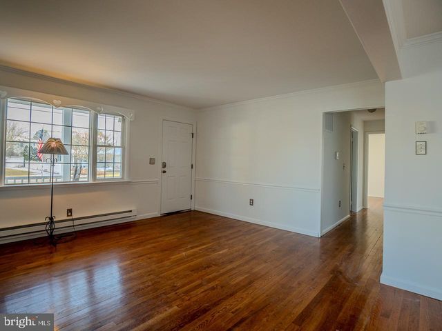 1038 WHITECAP AVENUE, Manahawkin, NJ 08050