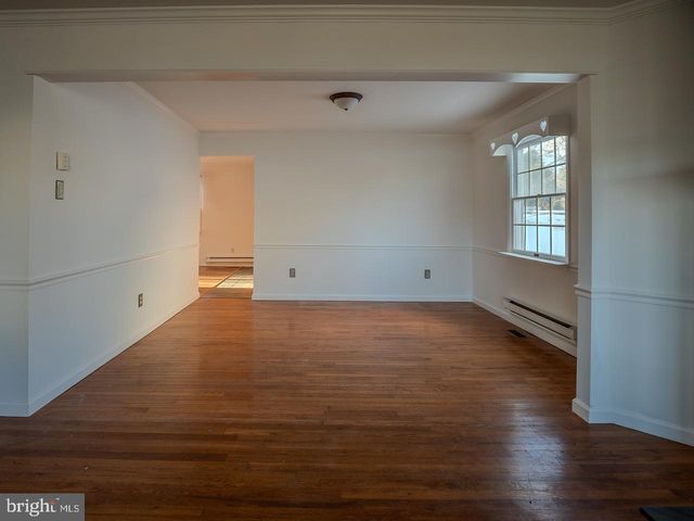 1038 WHITECAP AVENUE, Manahawkin, NJ 08050