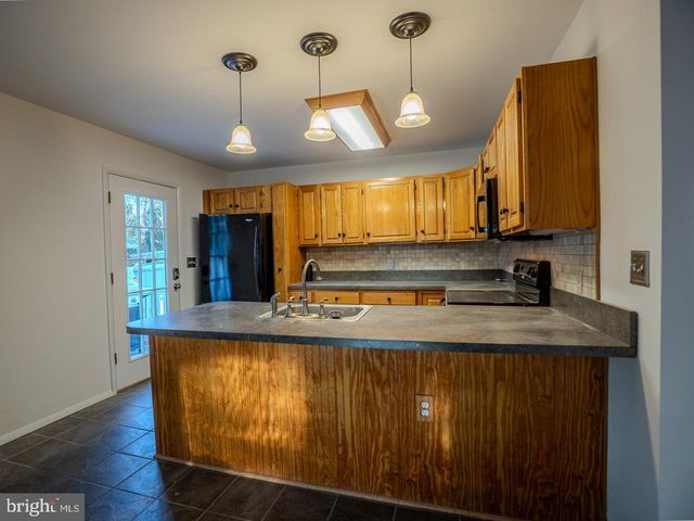 1038 WHITECAP AVENUE, Manahawkin, NJ 08050