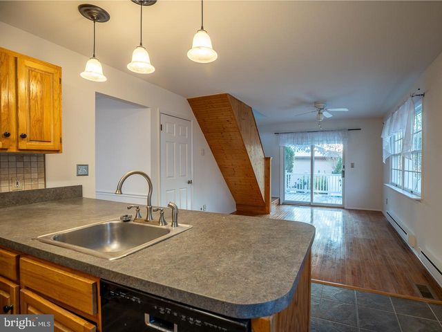 1038 WHITECAP AVENUE, Manahawkin, NJ 08050