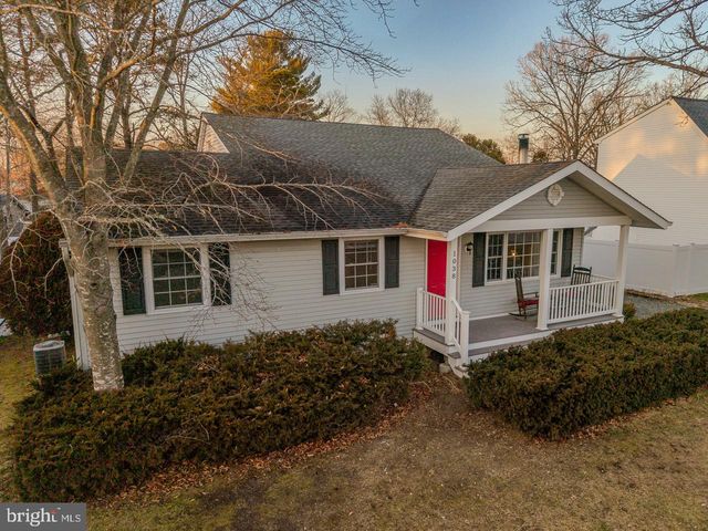 1038 WHITECAP AVENUE, Manahawkin, NJ 08050