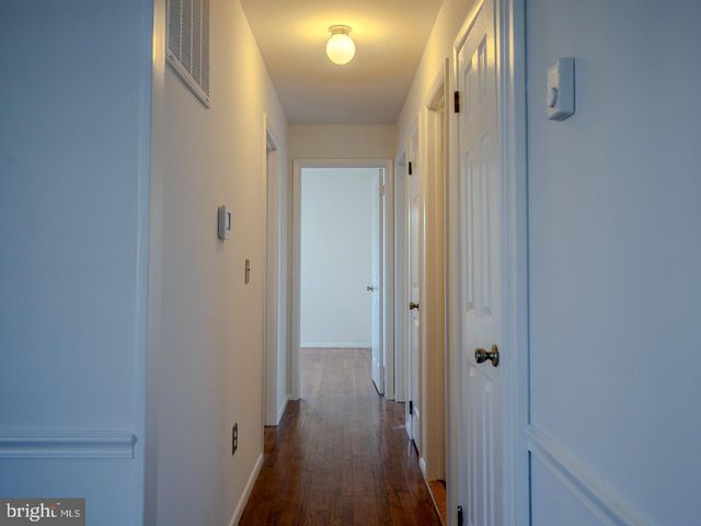 1038 WHITECAP AVENUE, Manahawkin, NJ 08050