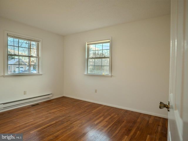 1038 WHITECAP AVENUE, Manahawkin, NJ 08050