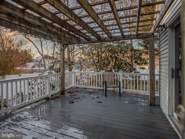 1038 WHITECAP AVENUE, Manahawkin, NJ 08050