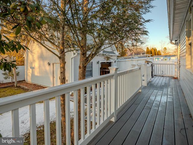 1038 WHITECAP AVENUE, Manahawkin, NJ 08050