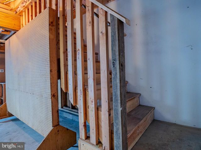 1038 WHITECAP AVENUE, Manahawkin, NJ 08050