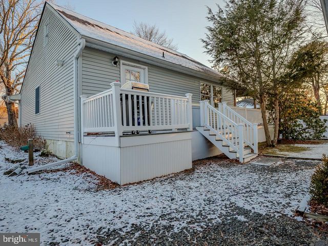 1038 WHITECAP AVENUE, Manahawkin, NJ 08050