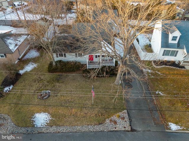 1038 WHITECAP AVENUE, Manahawkin, NJ 08050