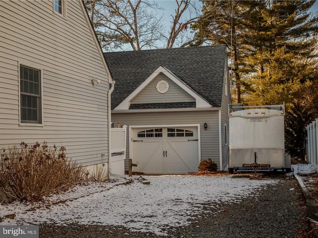 1038 WHITECAP AVENUE, Manahawkin, NJ 08050