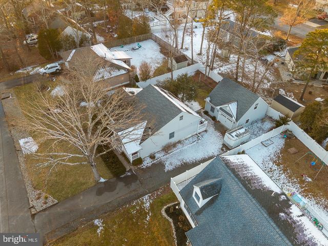 1038 WHITECAP AVENUE, Manahawkin, NJ 08050