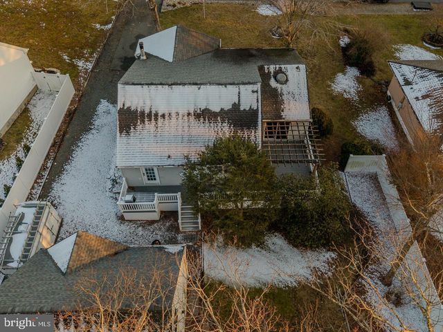 1038 WHITECAP AVENUE, Manahawkin, NJ 08050