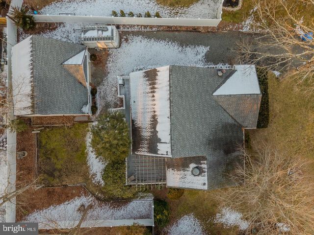 1038 WHITECAP AVENUE, Manahawkin, NJ 08050