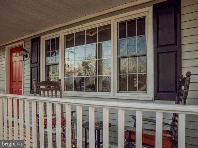 1038 WHITECAP AVENUE, Manahawkin, NJ 08050