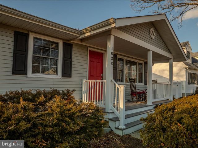 1038 WHITECAP AVENUE, Manahawkin, NJ 08050
