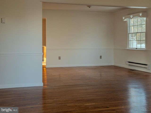 1038 WHITECAP AVENUE, Manahawkin, NJ 08050