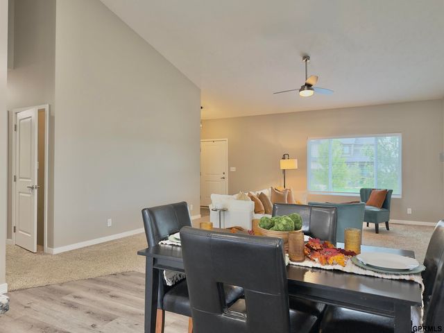6543 SW 8th Street, Lincoln, NE 68523