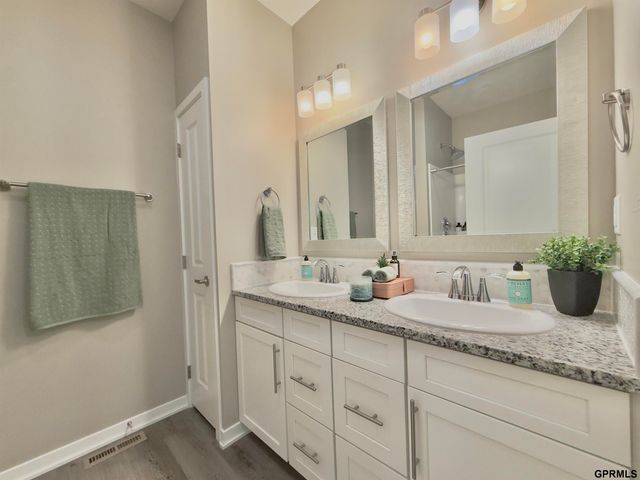 6543 SW 8th Street, Lincoln, NE 68523