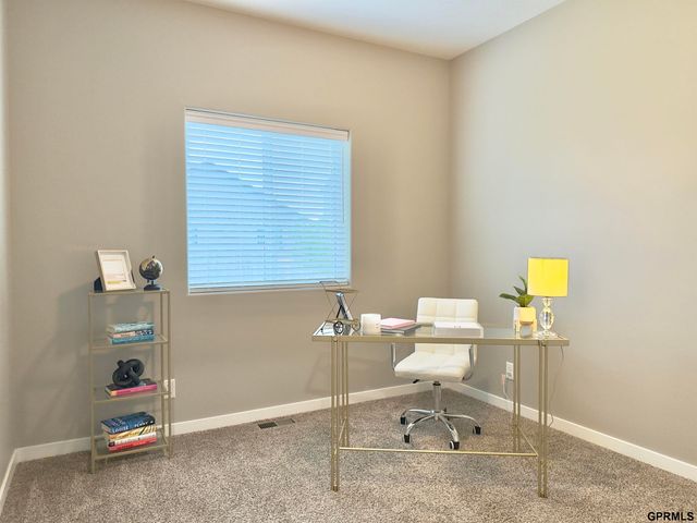6543 SW 8th Street, Lincoln, NE 68523