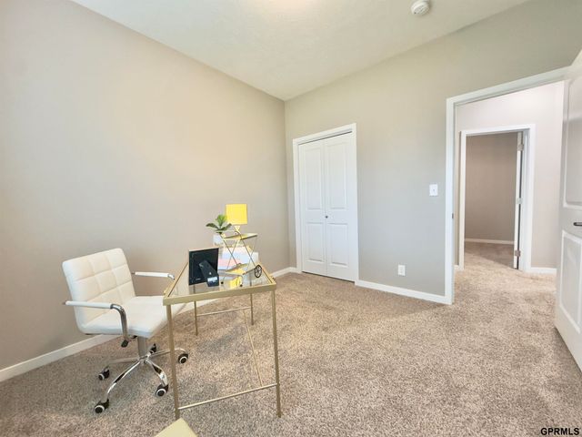 6543 SW 8th Street, Lincoln, NE 68523