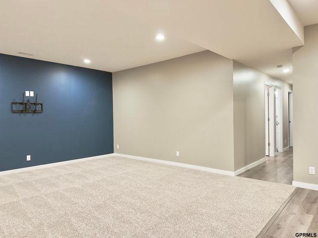 6543 SW 8th Street, Lincoln, NE 68523
