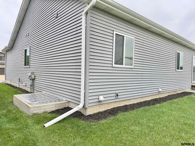 6543 SW 8th Street, Lincoln, NE 68523