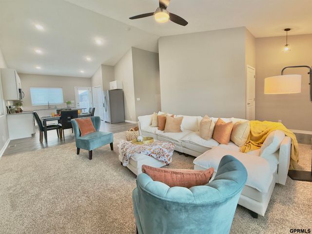 6543 SW 8th Street, Lincoln, NE 68523