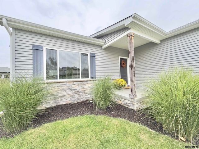 6543 SW 8th Street, Lincoln, NE 68523
