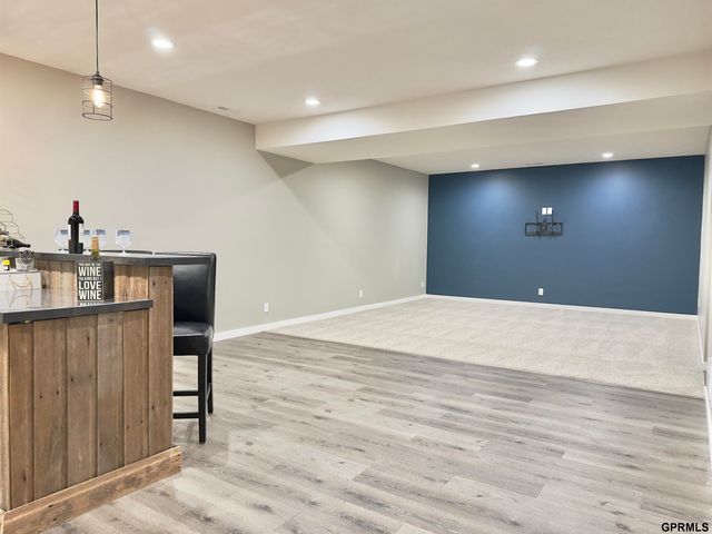 6543 SW 8th Street, Lincoln, NE 68523