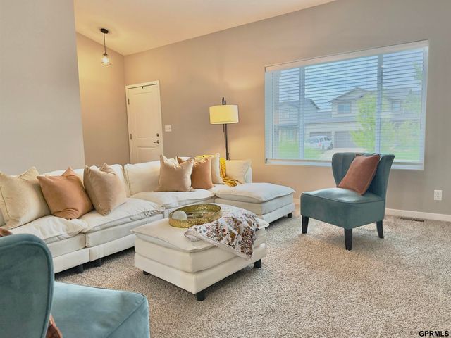 6543 SW 8th Street, Lincoln, NE 68523
