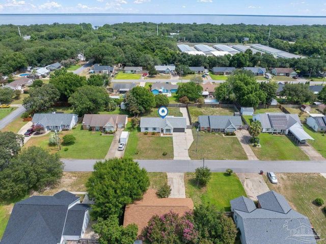 4708 Constellation Dr, Gulf Breeze, FL 32563