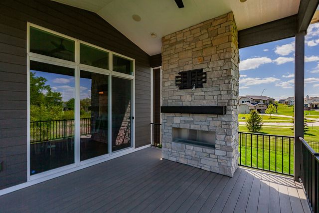 16397 NW Prairie Avenue, Clive, IA 50325