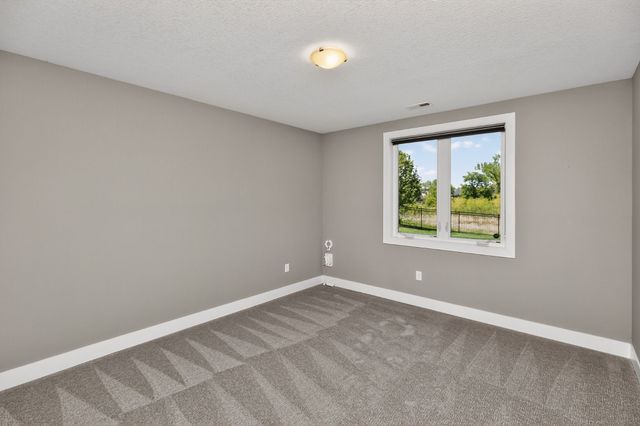 16397 NW Prairie Avenue, Clive, IA 50325