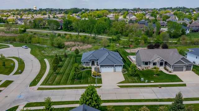 16397 NW Prairie Avenue, Clive, IA 50325