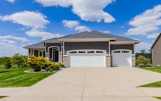 16397 NW Prairie Avenue, Clive, IA 50325