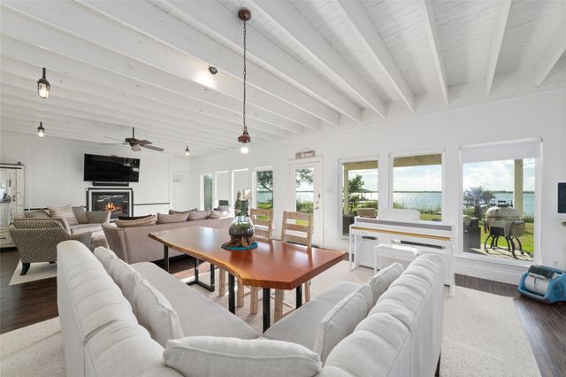 4001 29th Street N, Texas City, TX 77590