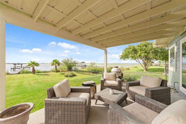 4001 29th Street N, Texas City, TX 77590