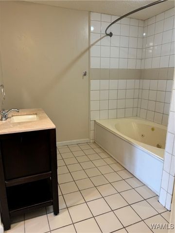 1209 51st E, Tuscaloosa, AL 35404
