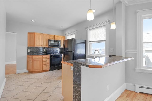 8 Cedar Street 6, Haverhill, MA 01830